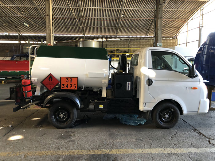 Tanques Personalizados para Caminhão, a solução sob medida para o seu negócio. Nossa equipe especializada trabalhará em estreita colaboração com você para entender suas necessidades e projetar um Tanque para Caminhão exclusivo, feito sob medida.