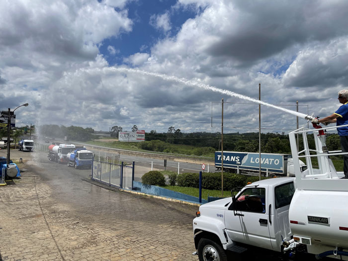 Se você busca ampliar renovar sua frota, os Tanques para Caminhão Pipa da Tankar são a escolha certa para você. São 60 anos de experiência na área e milhares de tanques pipas feitos com qualidade. Entre em contato e faça o orçamento!