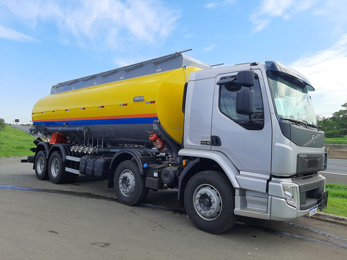 Precisa de Tanques para Transporte de Combustíveis? Sua procura termina aqui. Nossos Tanques para Caminhão foram projetados para oferecer máxima capacidade de carga. Com soluções customizadas e tecnologia de ponta, garantimos a eficiência total. 