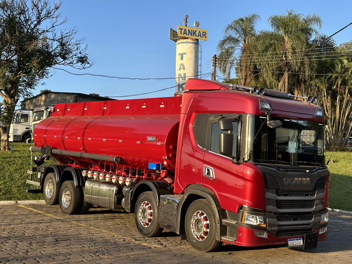 Precisa de Tanques para Transporte de Combustíveis? Sua procura termina aqui. Nossos Tanques para Caminhão foram projetados para oferecer máxima capacidade de carga. Com soluções customizadas e tecnologia de ponta, garantimos a eficiência total. 