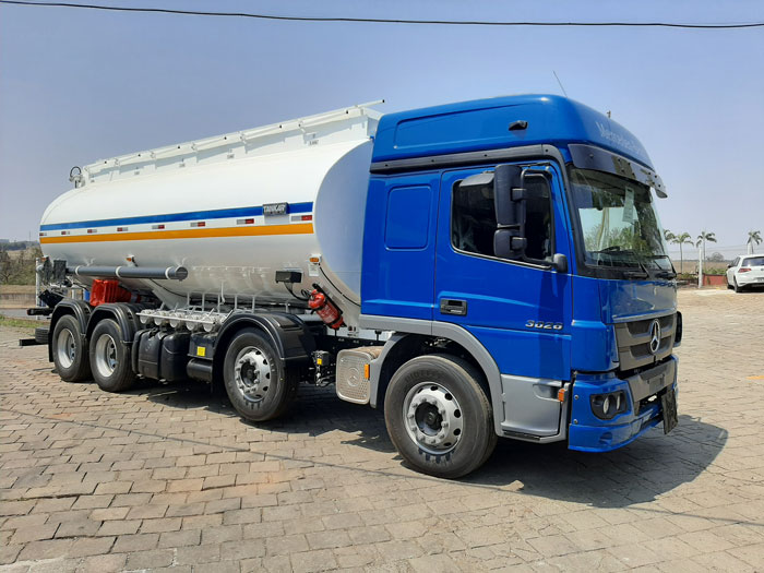 Precisa de Tanques para Transporte de Combustíveis? Sua procura termina aqui. Nossos Tanques para Caminhão foram projetados para oferecer máxima capacidade de carga. Com soluções customizadas e tecnologia de ponta, garantimos a eficiência total. 